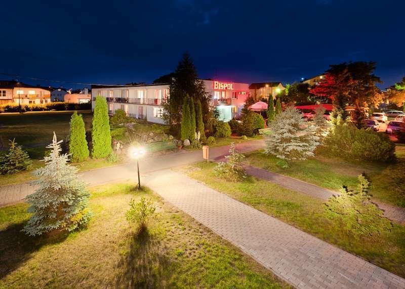 ホテルBispol Trzebiatów エクステリア 写真